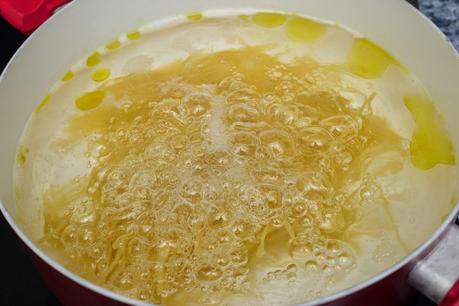 Espaguetis con gambas en salsa verde de avellanas y cava Espaguetis con gambas en salsa verde de avellanas y cava