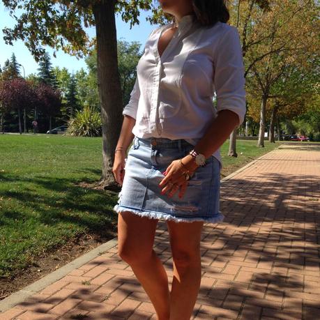 WHITE SHIRT.- WHITE SHIRT.-