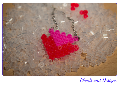 Collar de hama beads- Collar de hama beads-
