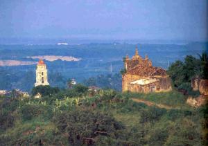 Loma de La Popa, donde se encuentra situada la cueva en la cual el vil Carlos Ayala cometía sus actos criminales.