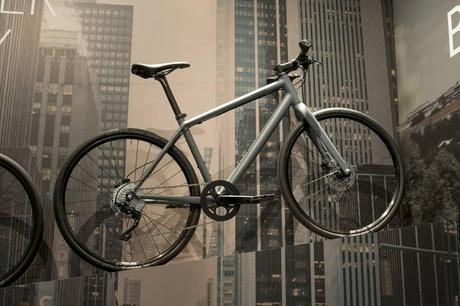 Canyon presenta en el Eurobike su bicicleta de aleación de aluminio Endurace AL; además de presentar su gama de bicicleta para cicloturismo y ciclismo urbano Canyon serie Urban 5