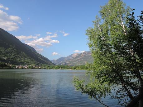 Viaje a ninguna parte. El Eje Pirenaico. Pequeño embalse de Linsoles.
