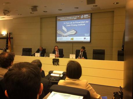 Derecho al olvido: un enfoque imparcial Derecho al olvido: un enfoque imparcial