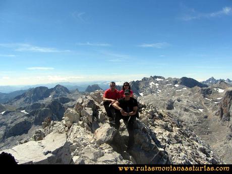 Ruta Vegas del Toro, Canal del Vidrio, Peña Vieja, Urriellu: Cima de Peña Vieja