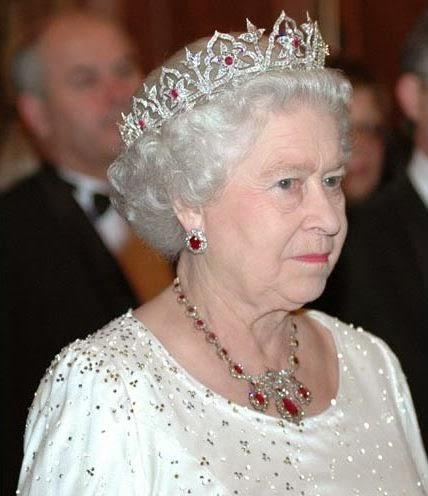 Tiara de Rubies Indios - Casa Real de Reino Unido