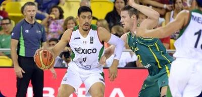 Mexico's centre Gustavo Ayon (L) vies with Australia's forward Aron Baynes  during  the 2014 FIBA World basketball championships group D match Mexico VS Australia at the Gran Canaria Arena in Gran Canaria on September 3, 2014.   AFP PHOTO/ GERARD JULIEN