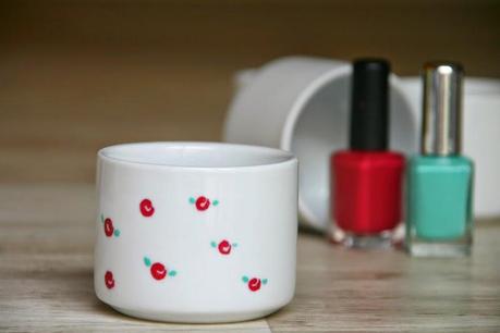 DIY: Taza decorada con rosas hechas con esmalte de uñas