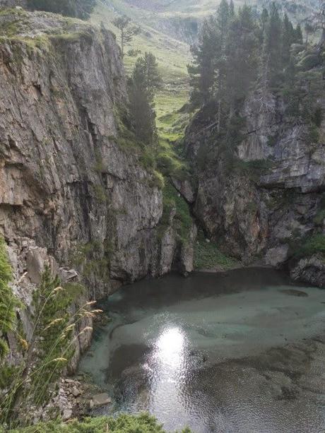 El forau de Aiguallut. Pirineo aragonés El forau de Aiguallut. Pirineo aragonés