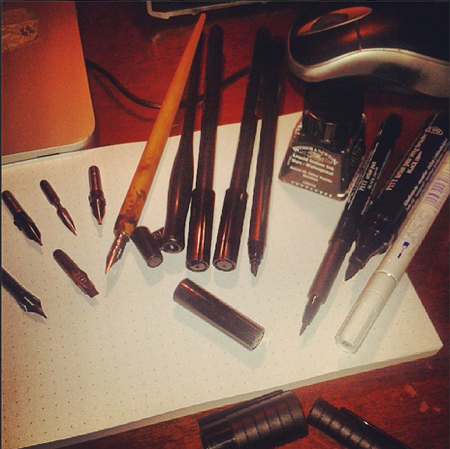 De la fuente. Una tipografía gratuita de Alex de la Fuente De la fuente. Una tipografía gratuita de Alex de la Fuente