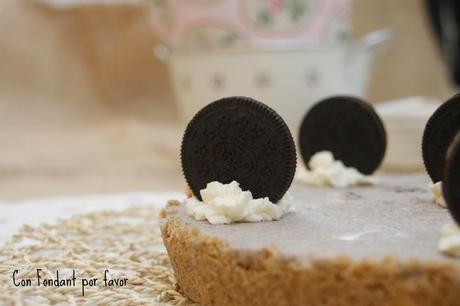 Tarta de queso sin horno con sabor a galleta Oreo. Tarta de queso sin horno con sabor a galleta Oreo.