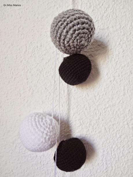 Guirnalda de bolas de crochet