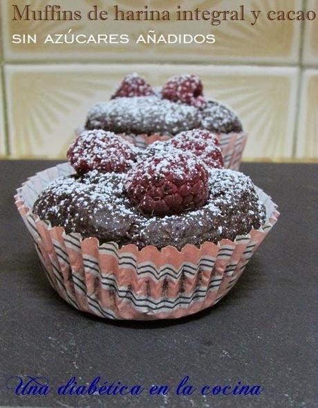 Muffins o magdalenas de harina integral y cacao valor sin azúcares añadidos