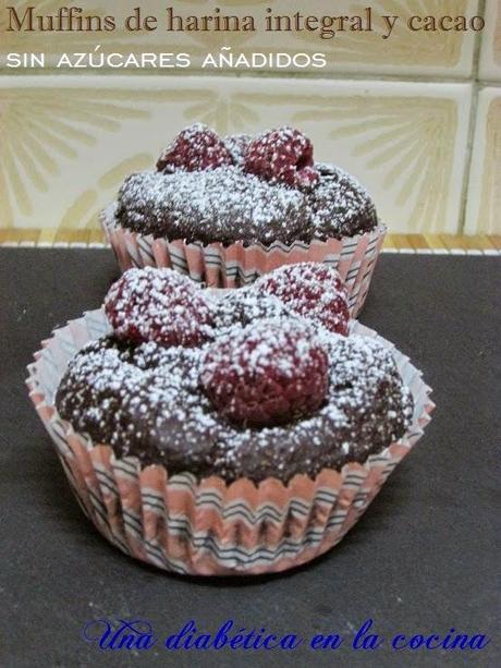 Muffins o magdalenas de harina integral y cacao valor sin azúcares añadidos