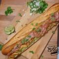 Aguacate a la mexicana bocadillo de pollo y guacamole