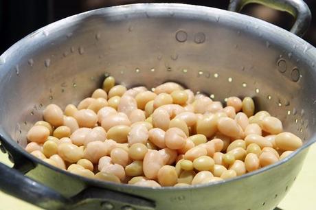 Pochas con vinagreta y langostinos hacer-pochas-ensaladas
