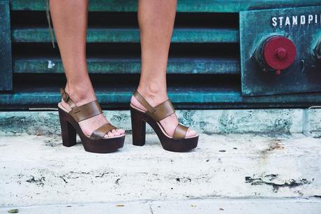 REBECCA MINKOFF SS’15 Rebecca_Minkoff_Spring_Summer_15-NYFW-Green_Parka-Striped_Dress-Revolve_Clothing-Green_Sandals-Street_style-Outfit-34