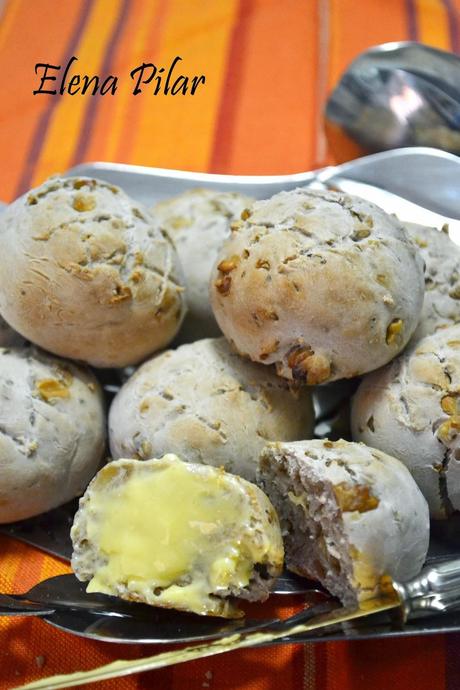 Mini panecillos caseros de nueces Mini panecillos caseros de nueces