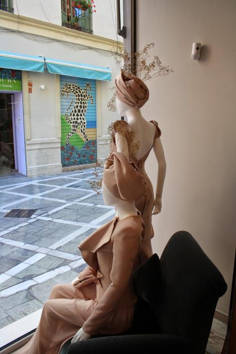 Visitamos el atelier del diseñador de moda Rafael Urquízar en Málaga
