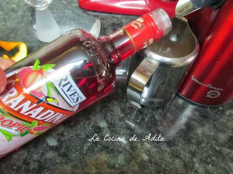 COCTEL DE FRUTAS NATURALES, CON TAPA DE MELON CON JAMON COCTEL DE FRUTAS NATURALES, CON TAPA DE MELON CON JAMON