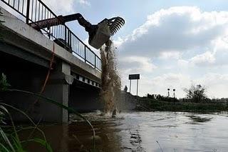 Hungría: El Gobierno afirma que el vertido no supone un riesgo para el Danubio Hungría: El Gobierno afirma que el vertido no supone un riesgo para el Danubio