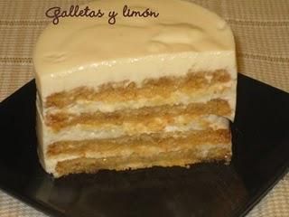 TORTA DE GALLETA CON CREMA DE LIMON