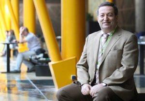 El presidente de la WONCA, Luis Gálvez, habla en El presidente de la WONCA, Luis Gálvez, habla en