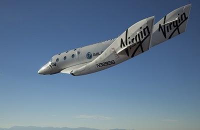 SpaceShipTwo realizó con éxito primer vuelo de planeo