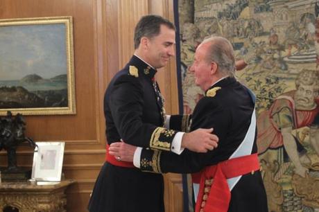 La Proclamación Real del Príncipe de Asturias como Su Majestad el Rey Felipe VI de España 20140619%20imposicion%20faja%20capitan%20general%2004