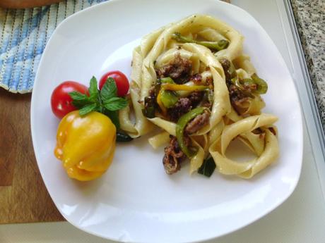 Sagne con pimientos y longanizas – Sagne peperoni e salsiccia sagnepeperonisalsiccie4