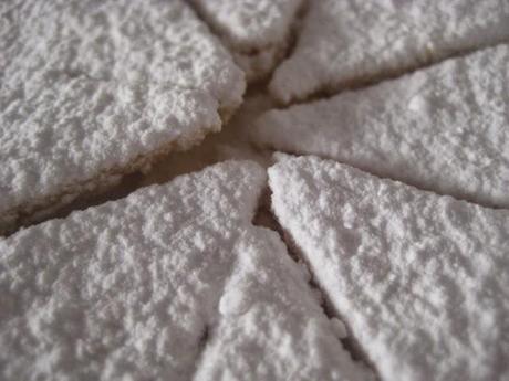 TARTA MOUSSE DE CREMA GANACHE CON PASTA AZUCARADA TARTA MOUSSE DE CREMA GANACHE CON PASTA AZUCARADA