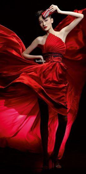 NOCHE de DOMINGO ... NOCHE de GLANOUR... HOY ROJO !!