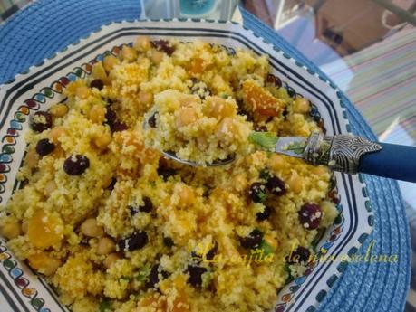 Ensalada de cous-cous con garbanzos y frutas