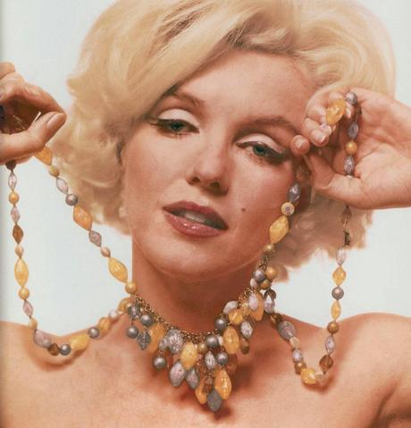 BIOGRAPHY. Marilyn Monroe BIOGRAPHY. Marilyn Monroe