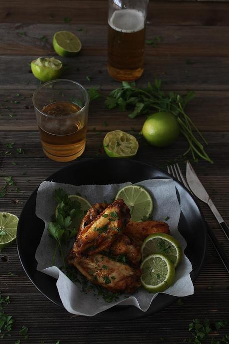 Alitas de pollo adobadas con curry y lima Alitas de pollo adobadas con curry y lima