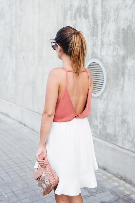 Madrid_Fashion-Week-Juan_Vidal-Priceless-Backless_Top-White_Skirt-Lace_Up_Sandals-Outfit-Street_Style-15