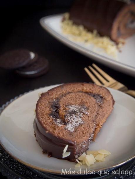 Chocolate Cake Roll con Crema de Oreo Chocolate Cake Roll con Crema de Oreo
