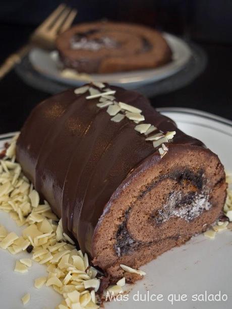 Chocolate Cake Roll con Crema de Oreo Chocolate Cake Roll con Crema de Oreo