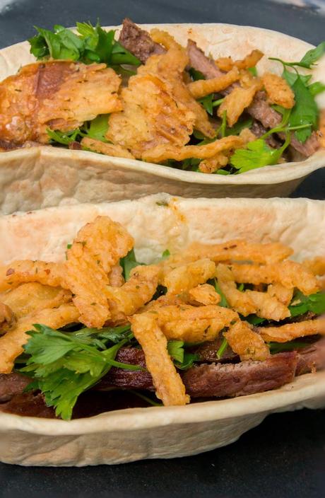 Tacos de ternera con cebolla frita Tacos de ternera con cebolla frita