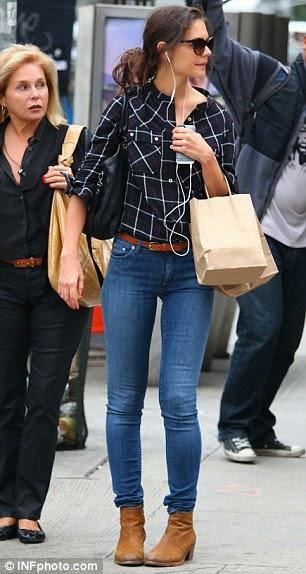 Must Have: how to wear a plaid shirt Must Have: how to wear a plaid shirt