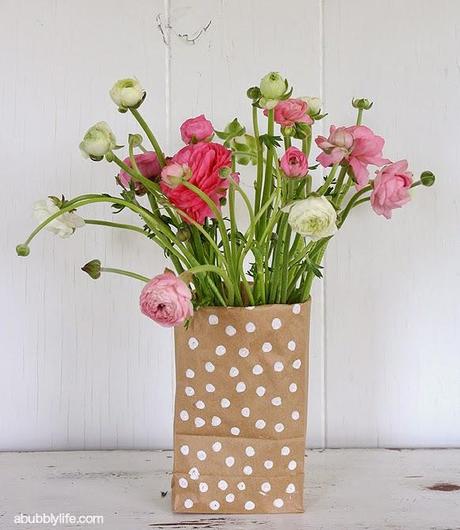 RECICLAR BOLSAS DE PAPEL COMO FLOREROS RECICLAR BOLSAS DE PAPEL COMO FLOREROS