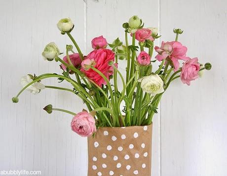 RECICLAR BOLSAS DE PAPEL COMO FLOREROS RECICLAR BOLSAS DE PAPEL COMO FLOREROS