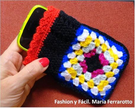 ¿Cómo hacer un forro para el móvil con un par de pastillas de punto afgano ó granny squares? How to make a cell phone case with granny squares? ¿Cómo hacer un forro para el móvil con un par de pastillas de punto afgano ó granny squares? How to make a cell phone case with granny squares?