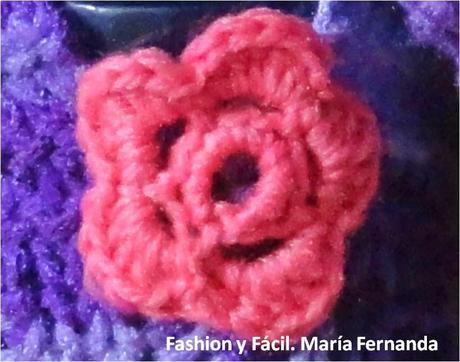 Slippers con flores a ganchillo (Slippers with crocheted flowers). Patucos o babuchas tejidas Slippers con flores a ganchillo (Slippers with crocheted flowers). Patucos o babuchas tejidas