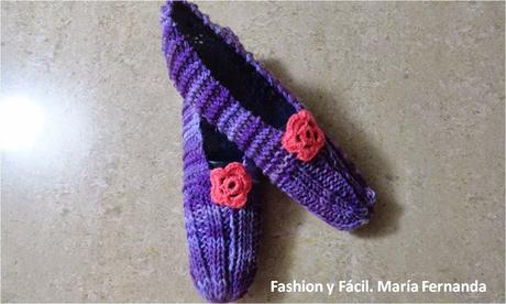 Slippers con flores a ganchillo (Slippers with crocheted flowers). Patucos o babuchas tejidas Slippers con flores a ganchillo (Slippers with crocheted flowers). Patucos o babuchas tejidas