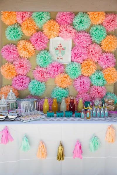 5 ideas para decorar tu boda con pompones de papel de seda