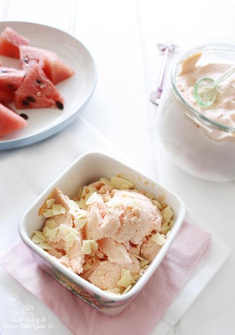 helado de sandia con chocolate blanco... helado de sandia con chocolate blanco...