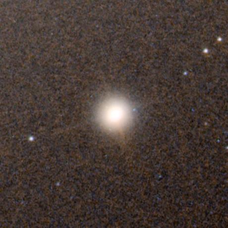 Una galaxia con sobrepeso Una galaxia con sobrepeso