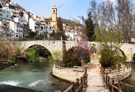 Alcalá del Júcar, el pintoresco balcón que mira a su río