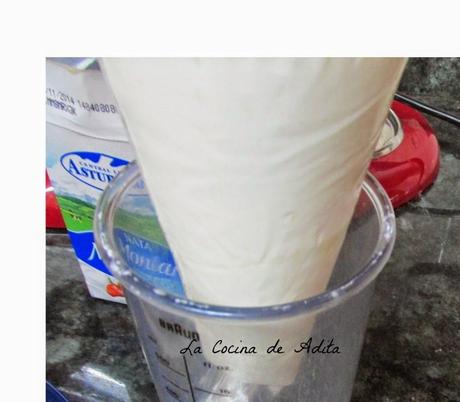 CONOS DE HOJALDRE RELLENOS DE NATA CONOS DE HOJALDRE RELLENOS DE NATA