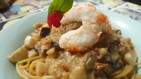 Pasta con Stroganoff de gambas veganas Vegesan